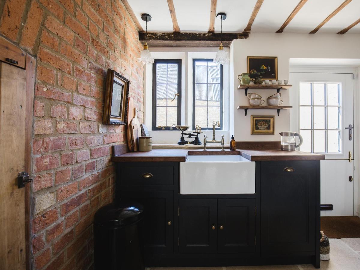 Little Oakley Cottage Sandford St Martin Bagian luar foto