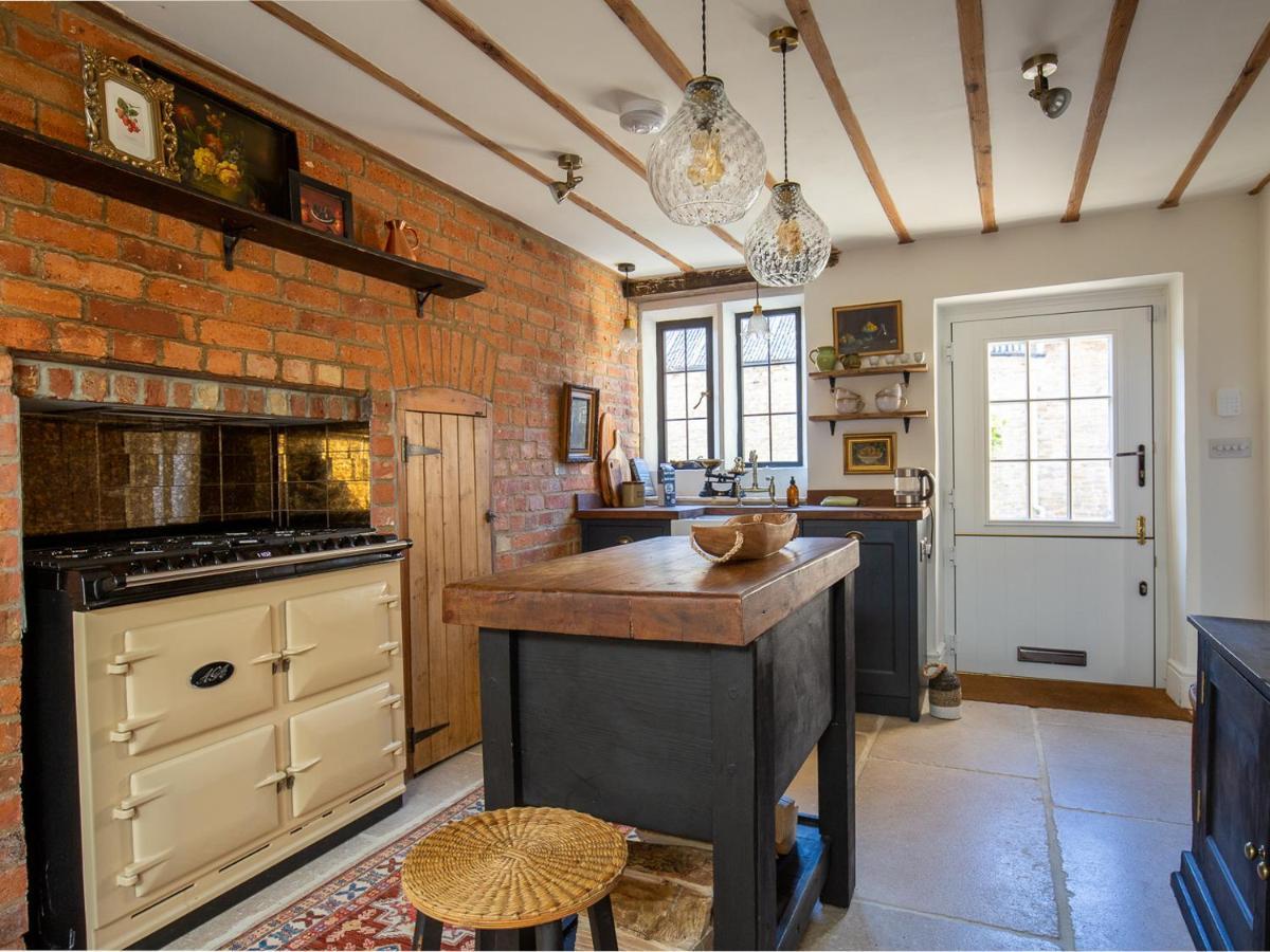 Little Oakley Cottage Sandford St Martin Bagian luar foto