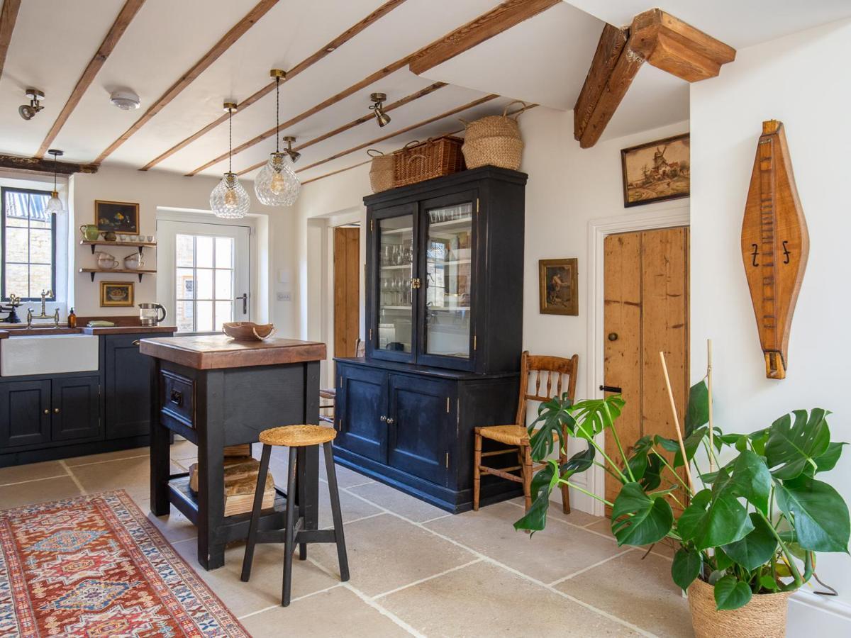 Little Oakley Cottage Sandford St Martin Bagian luar foto