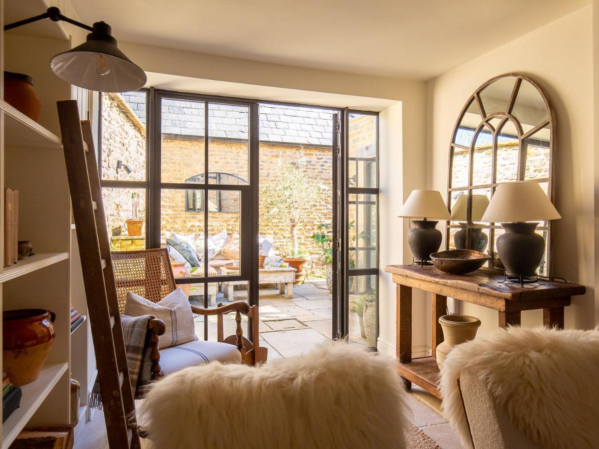 Little Oakley Cottage Sandford St Martin Bagian luar foto